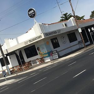 Rooms At Carboni'S Bendigo Exterior photo