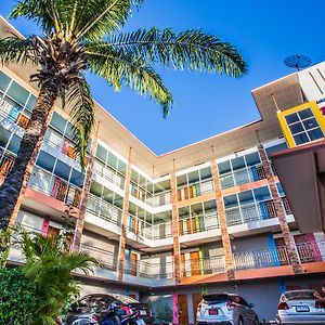 Livable Hotel Sakon Nakhon Exterior photo