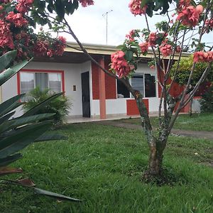 Hotel Your House Alajuela Exterior photo