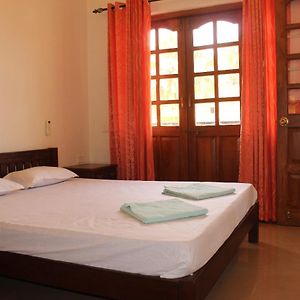 Cozy Candolim Apartment Fully Furnished For Five Adults Exterior photo