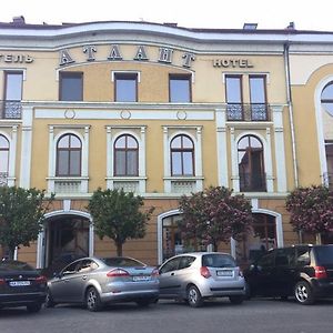 Atlant Hotel Uzhhorod Exterior photo