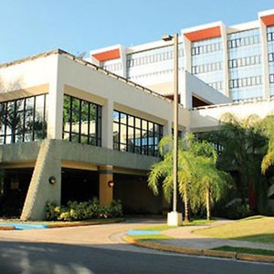 Howard Johnson By Wyndham San Juan Centro Cardiovascular Hotel Exterior photo