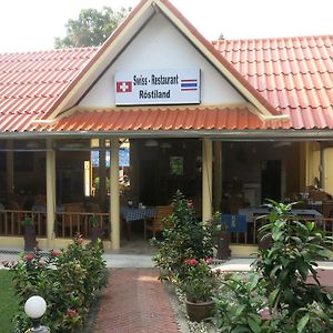 Flower Paradise Bungalows & Swiss Restaurant Roestiland Lamai Beach  Exterior photo