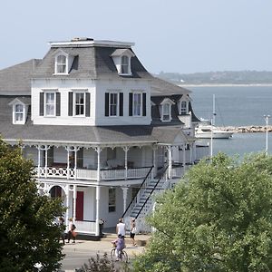 Inn At Old Harbor New Shoreham Exterior photo