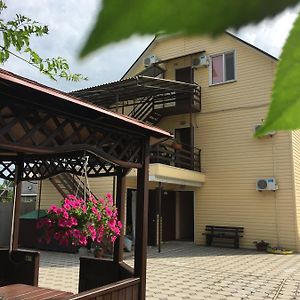 Guest House Zaporozhskih Kazakov Berdyansk Exterior photo