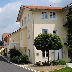 Zum Kirchenwirt Hotel Neukirchen vorm Wald Exterior photo