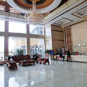 Haikoutwelve Oaks Hotel Haikou  Exterior photo