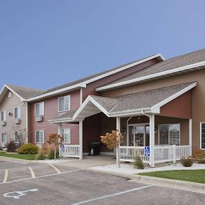 Paynesville Inn & Suites Exterior photo