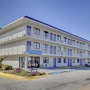 Motel 6-Capitol Heights, Md - Washington Largo Exterior photo