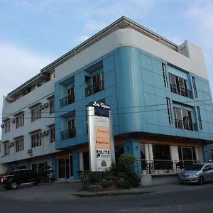 Soledad Suites Totolan Exterior photo