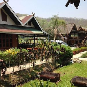 Pitchaporn House Hotel Mae Hong Son Exterior photo