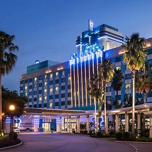 Disney'S Hollywood Hotel Hong Kong Exterior photo