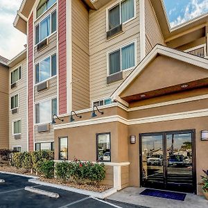 Quality Inn & Suites Reno Airport Exterior photo