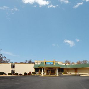 Carefree Inn Martinsburg Charles Town Exterior photo