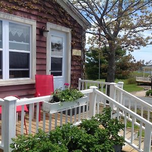 Bayview Pines Country Inn B&B Mahone Bay Exterior photo