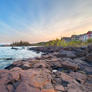 Cove Point Lodge Beaver Bay Exterior photo