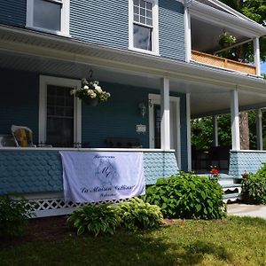 La Maison Collins B&B Granby Exterior photo