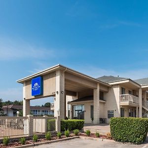 Americas Best Value Inn & Suites Fort Worth South Exterior photo