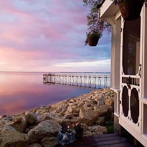 Aaron'S On The Lake Bed & Breakfast Matlock Exterior photo