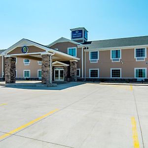 Cobblestone Hotel & Suites - Paxton Exterior photo