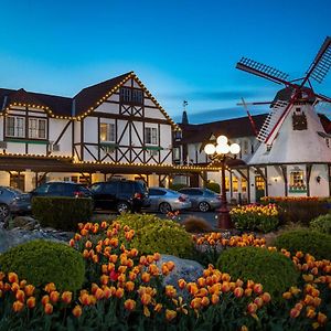 Auld Holland Inn Oak Harbor Exterior photo