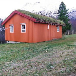 3 Bedroom Lovely Home In Eresfjord Overas Exterior photo