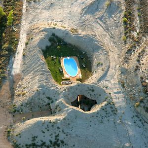 Hotel Cueva Tardienta Monegros-Adults Only Exterior photo