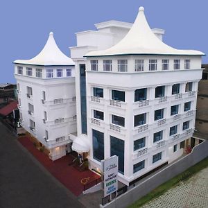 Park Residency Hotel Kochi Exterior photo