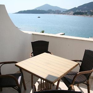 Beachfront Apartment In Becici,Rafilovici,Budva Exterior photo