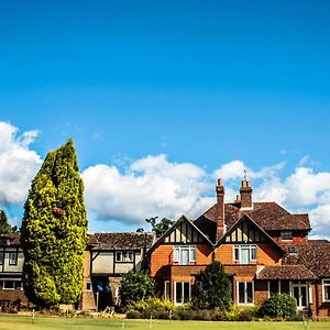 Gatton Manor Hotel Ockley Exterior photo