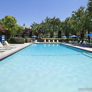 Four Points By Sheraton Bakersfield Hotel Exterior photo