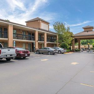 Quality Inn & Suites Rockingham Exterior photo