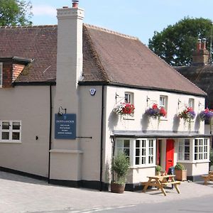 Crown And Anchor Hotel Marlborough Exterior photo