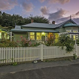 Mt Lyell Anchorage Hotel Queenstown Exterior photo