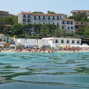 Hotel Villa Ombrosa Portoferraio Exterior photo