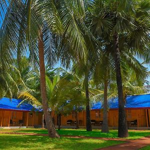 Trinco Relax Hut Hotel Trincomalee Exterior photo