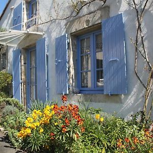 La Maison Bleue Villa Saint-Gelais Exterior photo