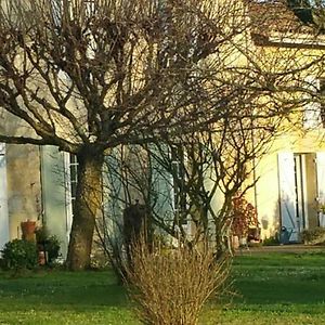 Gite Entre Bordeaux Et Saint-Emilion Villa Genissac Exterior photo