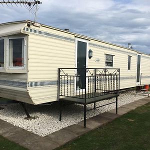 Taylor'S Caravan Holiday'S 8 Berth Hotel Ingoldmells Exterior photo