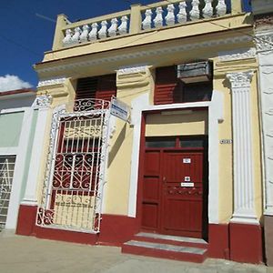 Casa Dr. Claudio & Iliana Hotel Cienfuegos Exterior photo