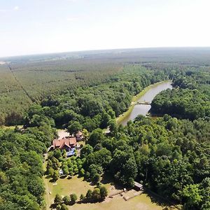 Neue Muhle Kleines Landhotel Brandenburg  Exterior photo