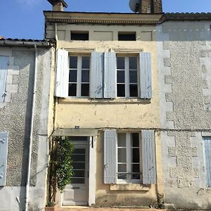 Cosy Medieval Village House Monsegur Exterior photo