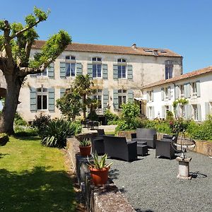 Domaine De Chantageasse Hotel Asnieres-la-Giraud Exterior photo