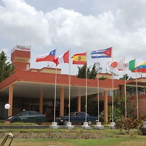 Pernik Hotel Holguin Exterior photo