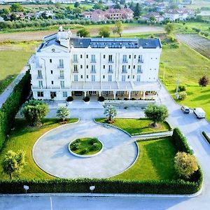 Hotel Concorde Sant'Egidio alla Vibrata Exterior photo