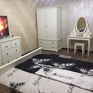 Feelinghome Aparment - 3 Bedrooms - Very Clean Buzau Exterior photo