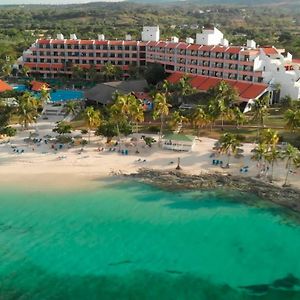 Hotel Brisas Guardalavaca Exterior photo