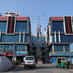 Oyo 9238 Hotel Meet Palace Ahmedabad Exterior photo