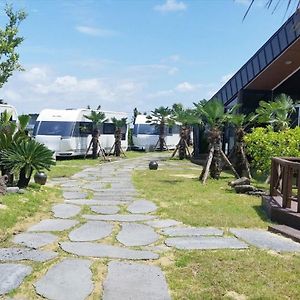 Jeju Platinum Caravan Hotel Oedo-dong Exterior photo