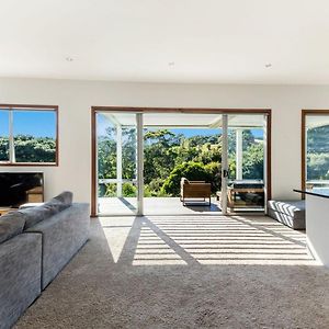 Karaka Sanctuary With Spa Pool By Waiheke Unlimited Villa Oneroa Room photo